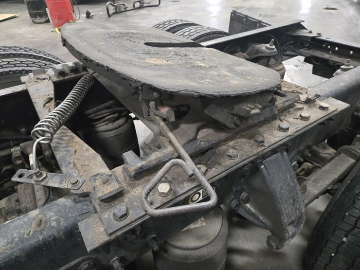 2015-kenworth-t680-image-28