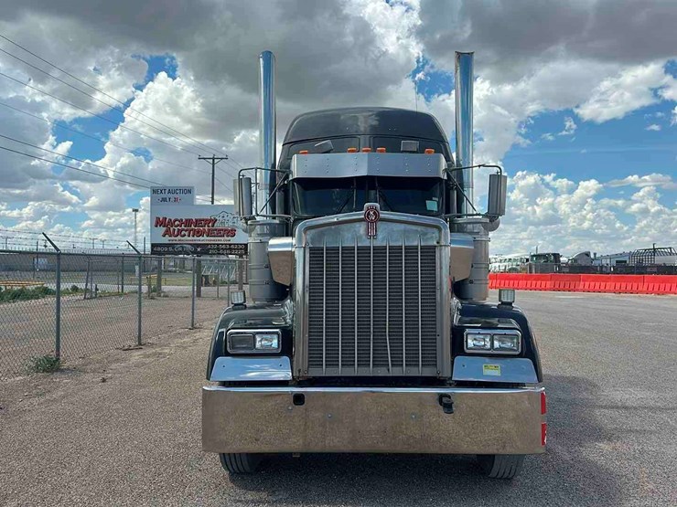 2006-kenworth-w900-image-2