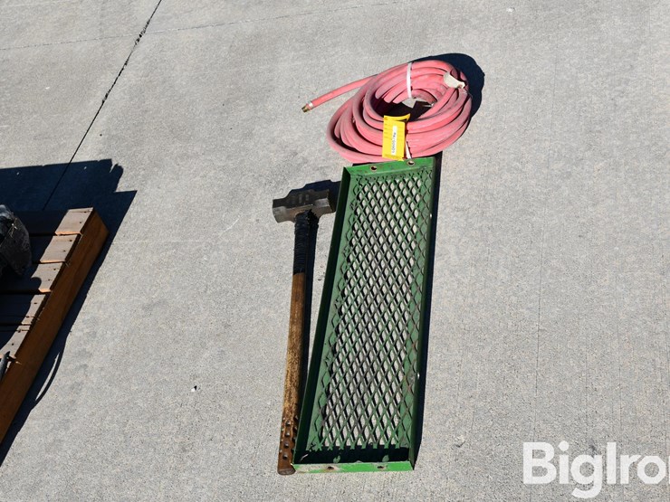 sledge-hammer,-hose,-&-bracket-image-2