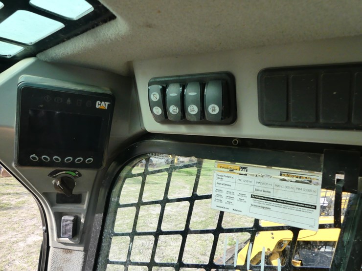 2019-caterpillar-259d-image-17