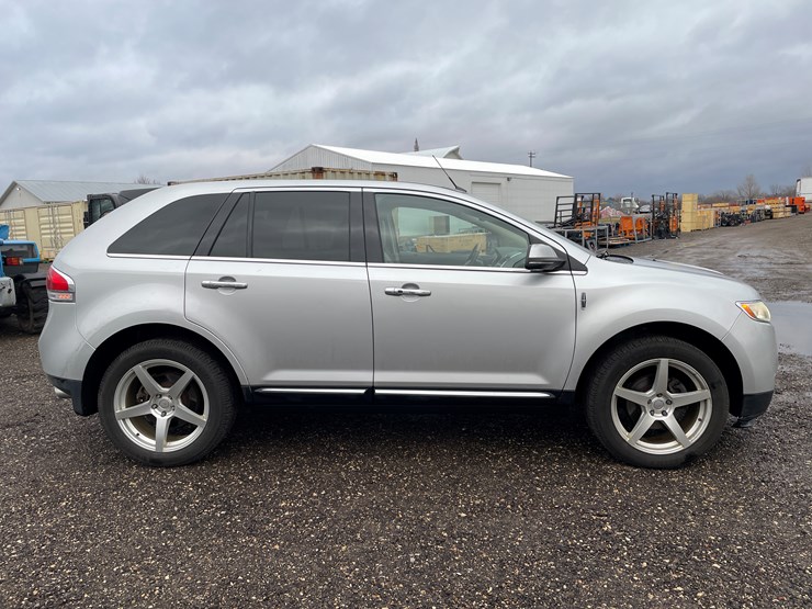 2012-lincoln-mkx-image-4