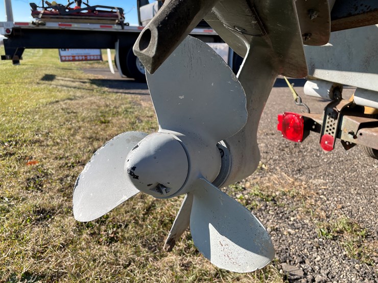 #1300-•-1953-crestliner-v4tl-aluminum-fishing-boat-with-trailer-(has-wi-title)-image-15