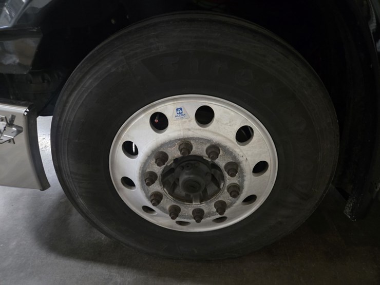 #2295-•-2016-freightliner-cascadia-day-cab-truck-tractor-image-69