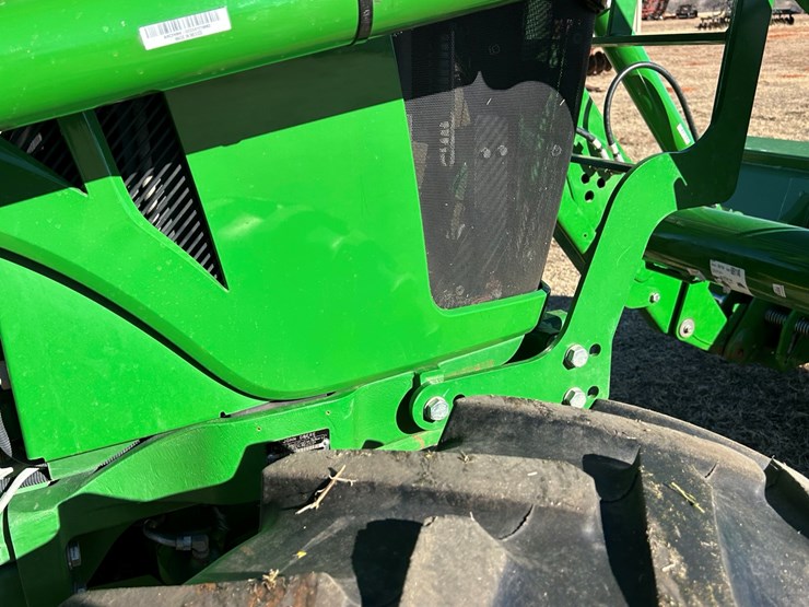 john-deere-6105e-image-33