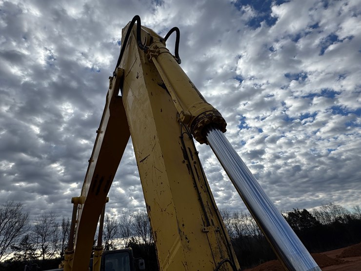 komatsu-pc490-lc-11-image-23