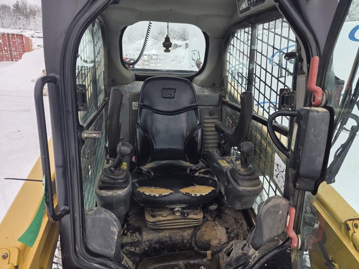 caterpillar-236d-image-37