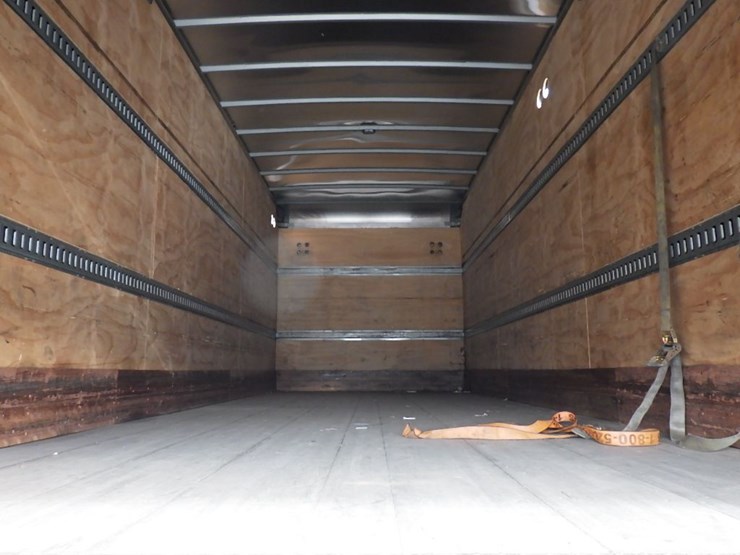 2020-hino-268a-image-10