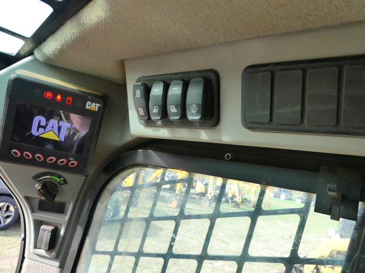 2022-caterpillar-289d3-image-16