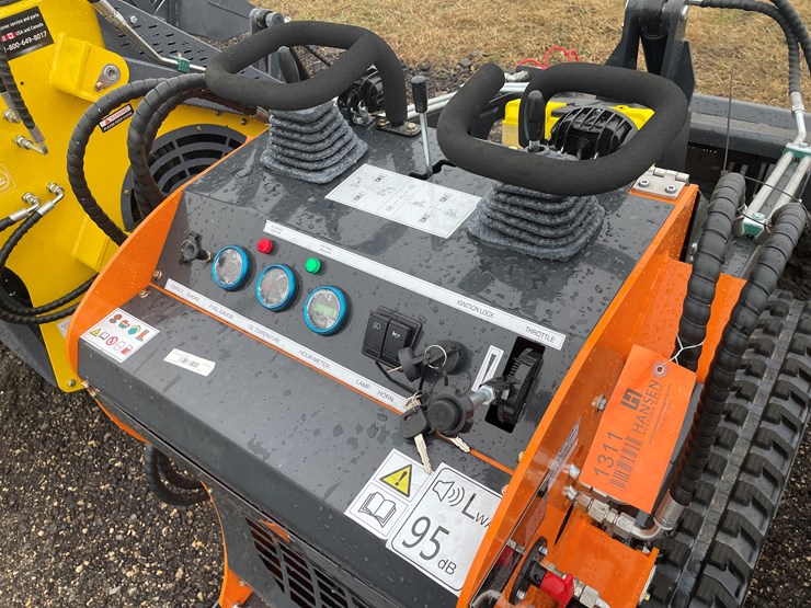 #1311-•-unused,-landhonor-mini-skidsteer-loader-image-13