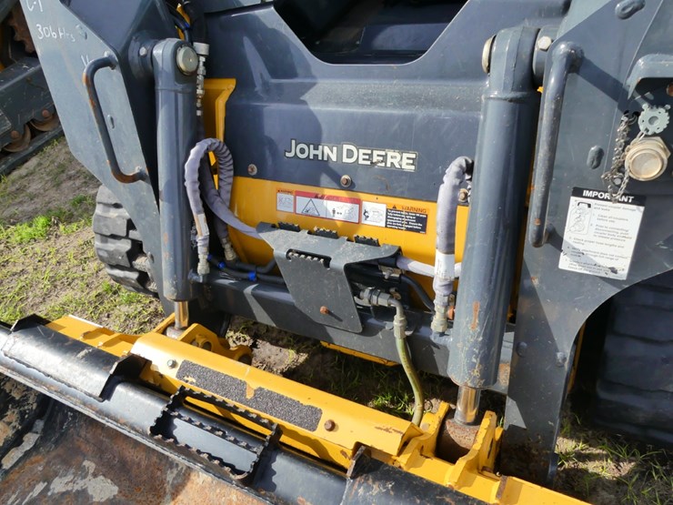 2023-deere-317g-image-12