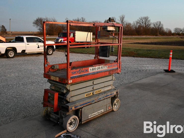 2006-skyjack-sjii-3219-scissor-lift-image-5