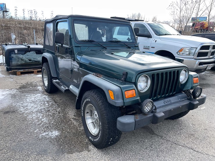 2000-jeep-wrangler-sport-image-3