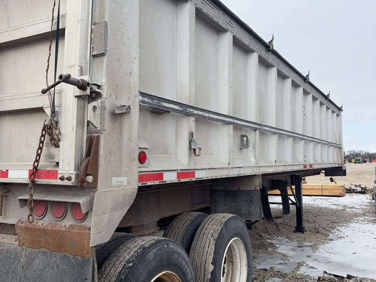 1997-mac-34ft-dump-trailer,-tires-are-80%,-new-hoist-2-years-ago,-new-liner-2-years-ago,-automatic-roll-tarp,-new-jacks,-just-downsizing,-nice-trailer-image-16
