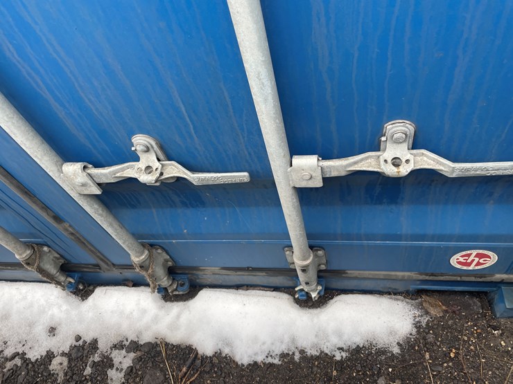 #1101-•-40'-high-cube-shipping-container-image-11