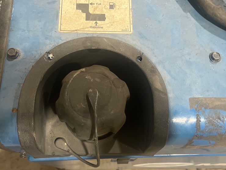 #63-•-miller-bobcat-250-welder-with-leads-image-6