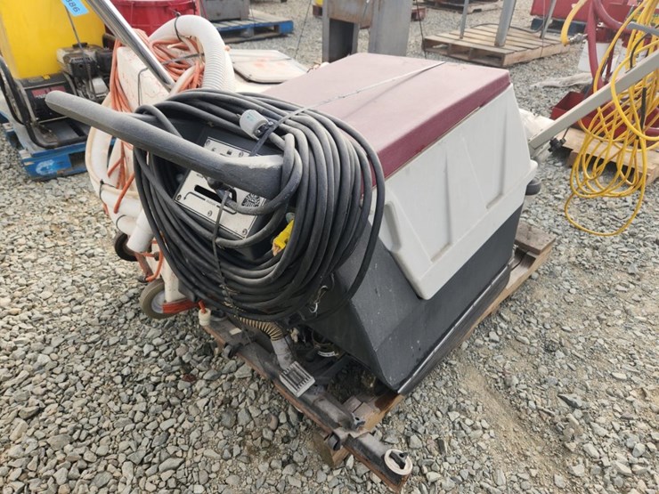 #6030-•-(3)-floor-cleaners-image-10