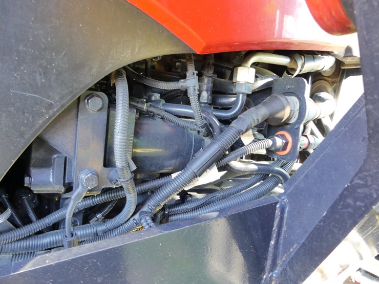 2024-case-ih-farmall-75a-image-12