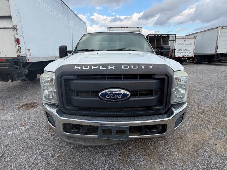 2011-ford-f250-xl-image-2