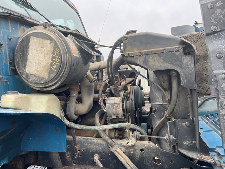 #1015-•-1992-navistar-international-transportation-flatbed-truck-(has-wi-title)-image-36