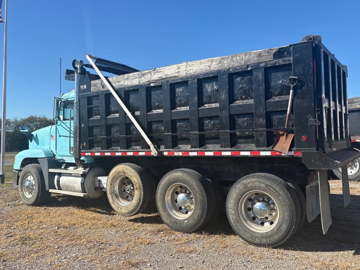 1993-freightliner-fld120-image-4