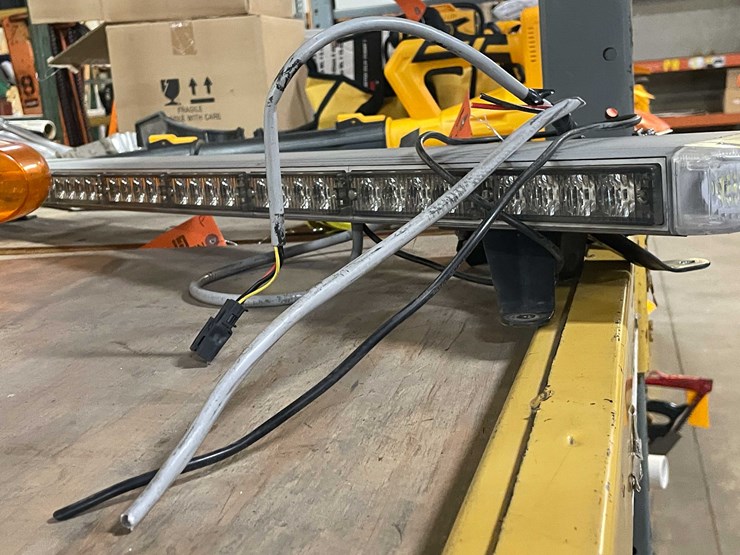 #2026-•-50"-led-light-bar-with-controller-(pr11)-image-5