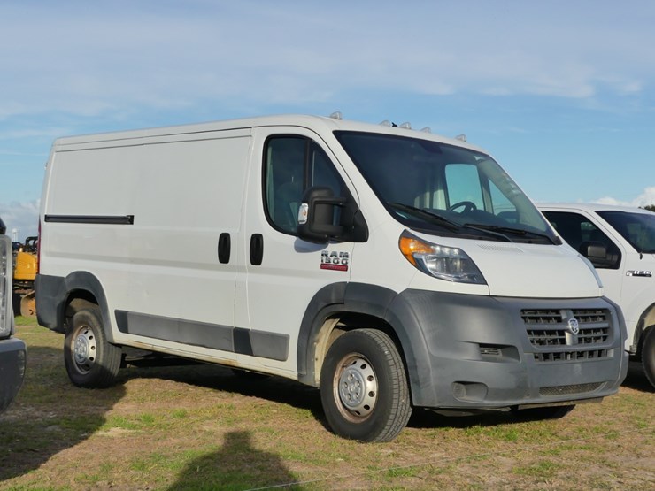 2016-dodge-1500-image-2