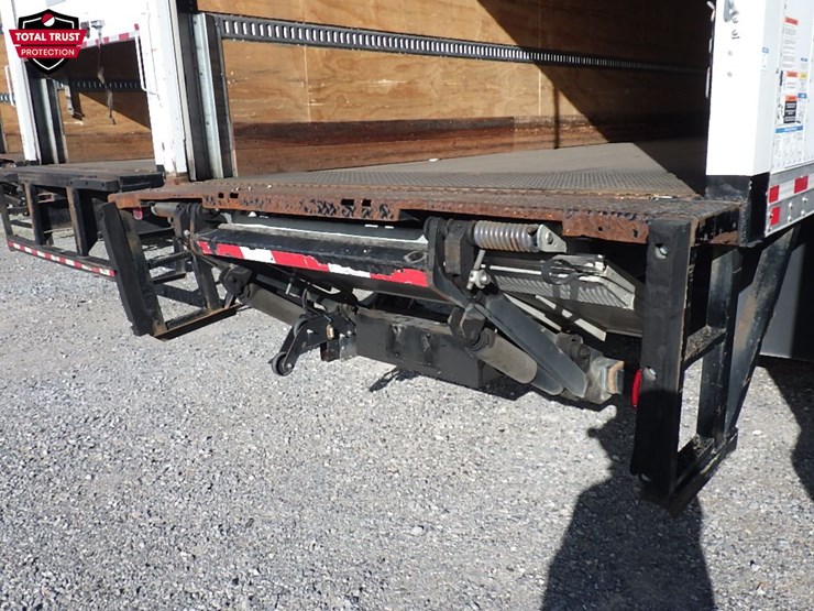 2020-hino-268a-image-7