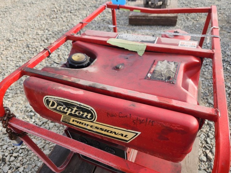 #6032-•-dayton-professional-3000-watt-portable-generator-image-5