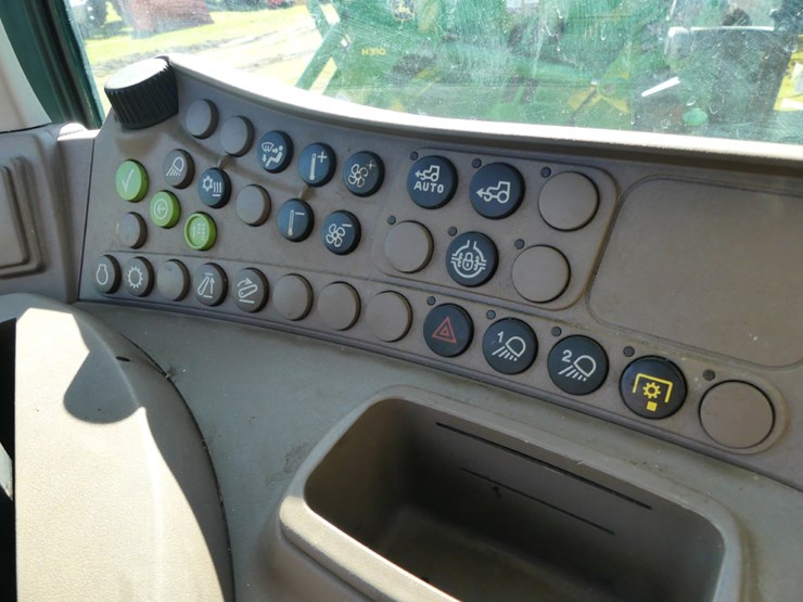 2020-john-deere-6120m-image-17