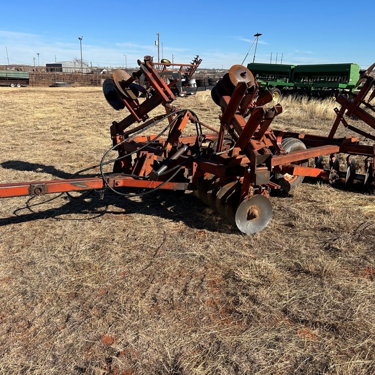 #80 • International Disc