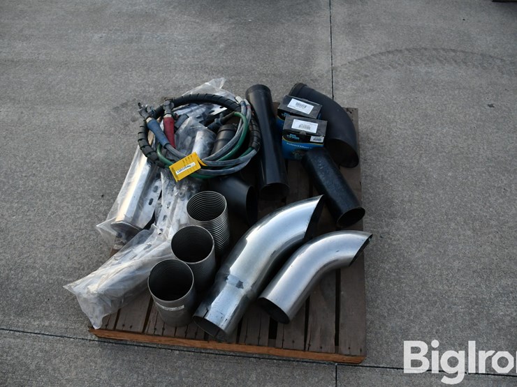 pallet-of-truck-tractor-parts-image-8