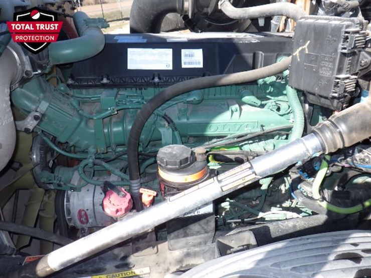 2023-volvo-vnl-760-image-24