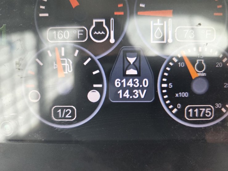 caterpillar-236d-image-45