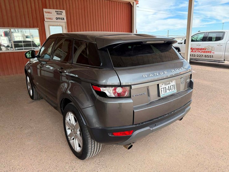 2015-land-rover-range-rover-image-4