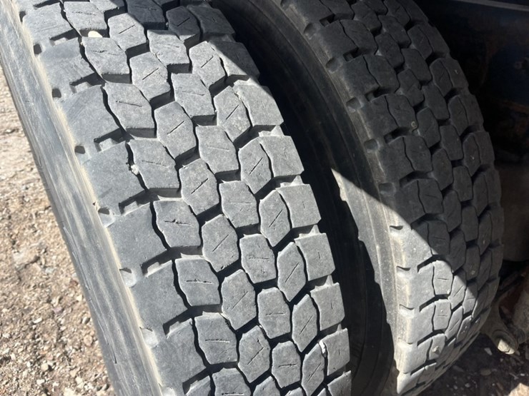 #1556-•-1999-mack-e7-460-day-cab-truck-tractor-image-77