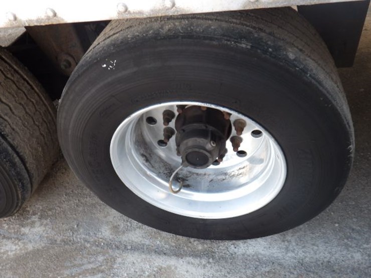 2015-great-dane-van-image-10