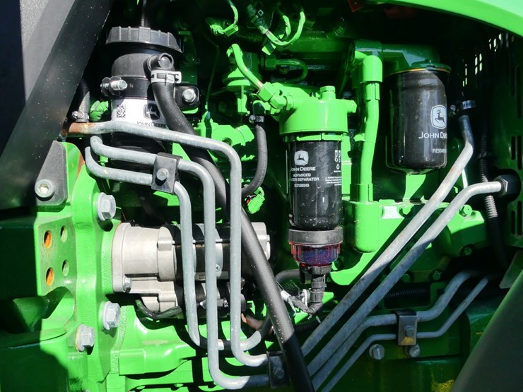 2020-john-deere-6105e-image-10