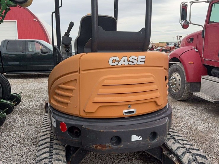 2018-case-cx37c-image-6