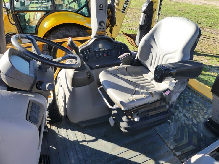 2012-volvo-bl70b-image-15