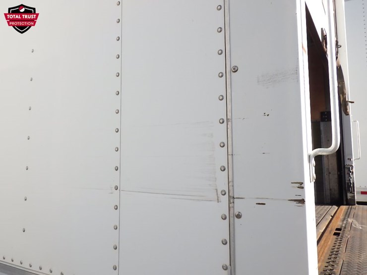 2020-hino-268a-image-9