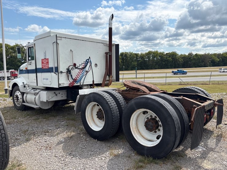 1994-international-9400-eagle-image-3