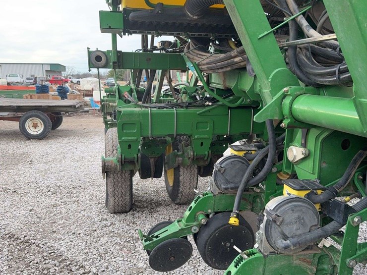 2013-john-deere-1790-image-8
