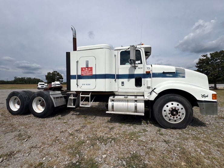 1994-international-9400-eagle-image-2