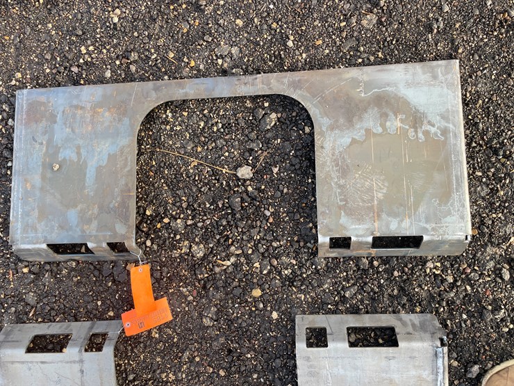 #1184-•-unused,-skidsteer-open-center-weldable-quick-attach-plate-image-2