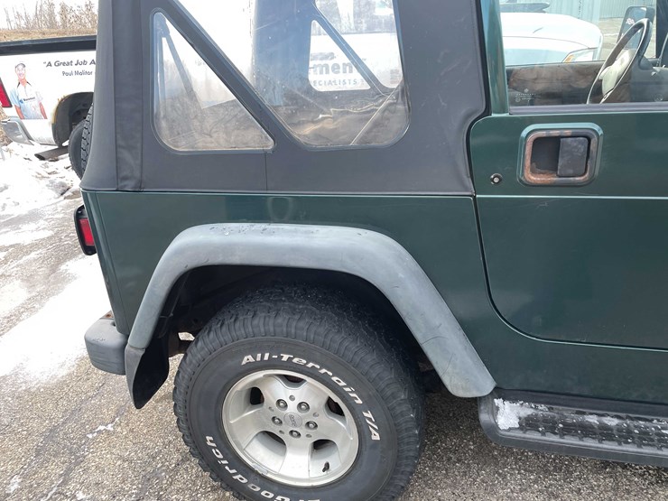 2000-jeep-wrangler-sport-image-21