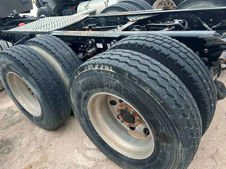 2019-kenworth-t880-image-5