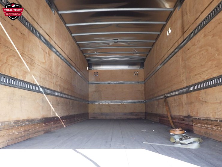 2020-hino-268a-image-7