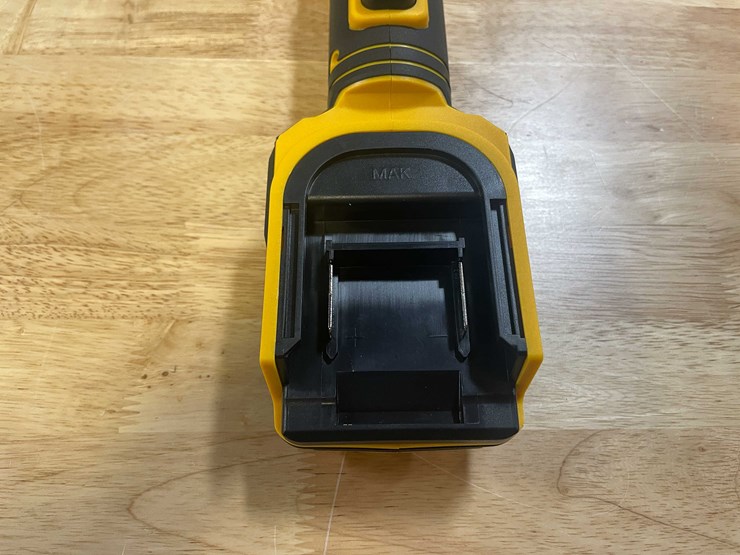 #2033-•-dewalt-style-cordless-ratchet-wrench-with-(2)-batteries,-charger-and-case-(pr12)-image-11