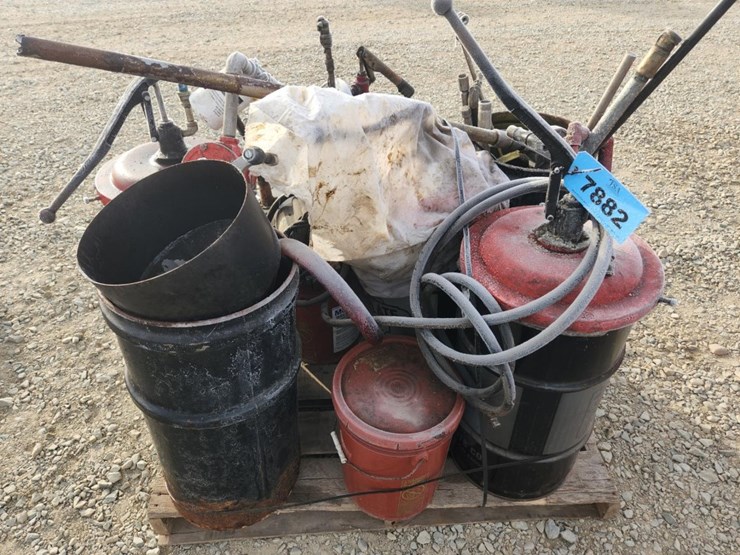 #6028-•-(8)-grease-pumps-image-7