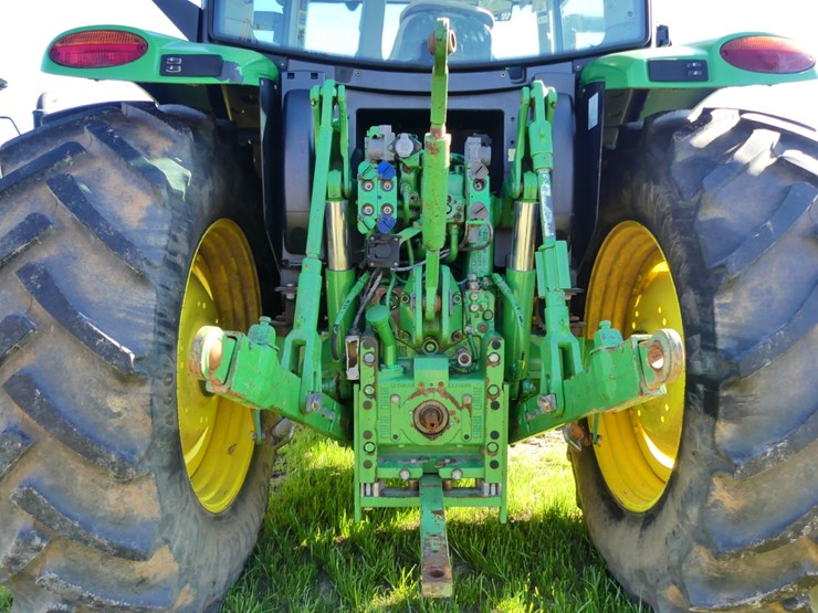 2019-john-deere-6125r-image-5
